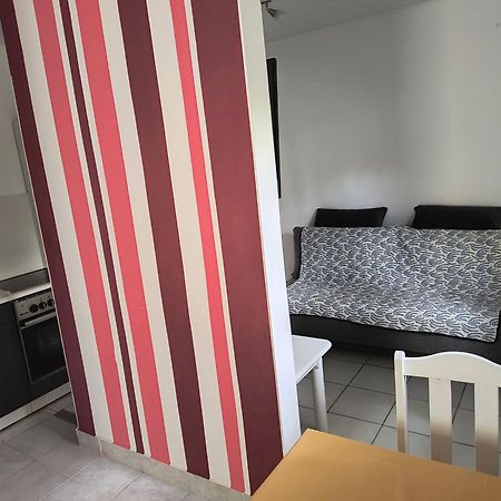 Villa 2 Swans Peroj Kültér fotó
