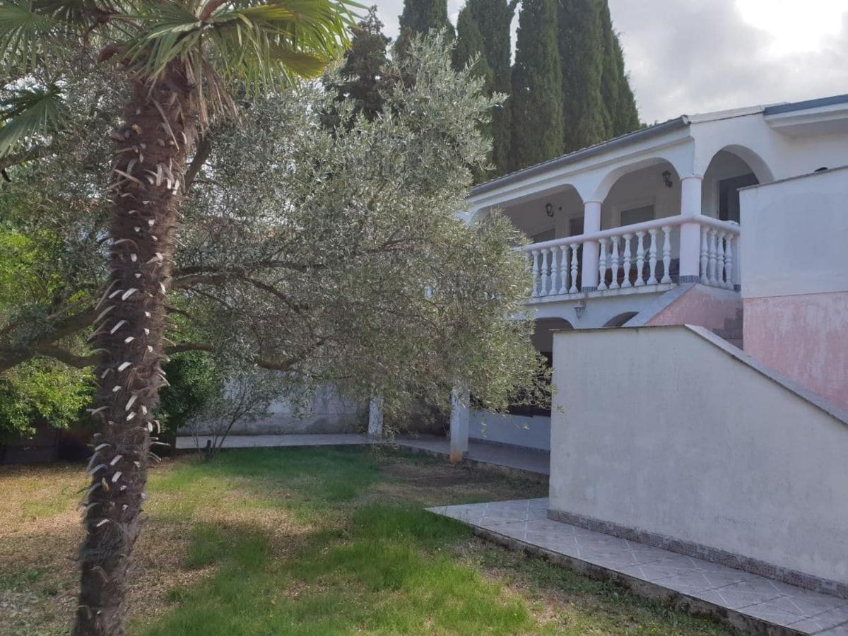 Villa 2 Swans Peroj Kültér fotó
