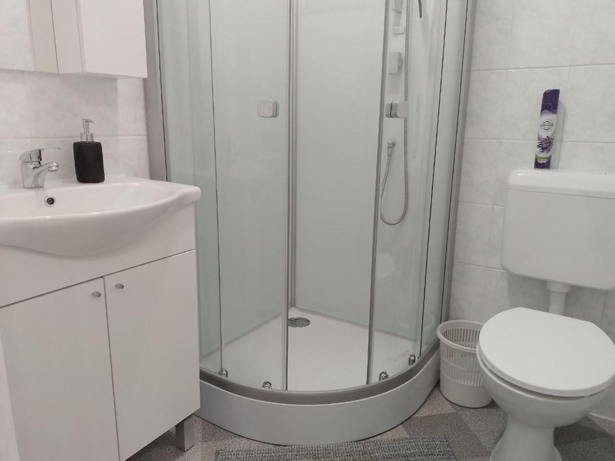 Villa 2 Swans Peroj Kültér fotó